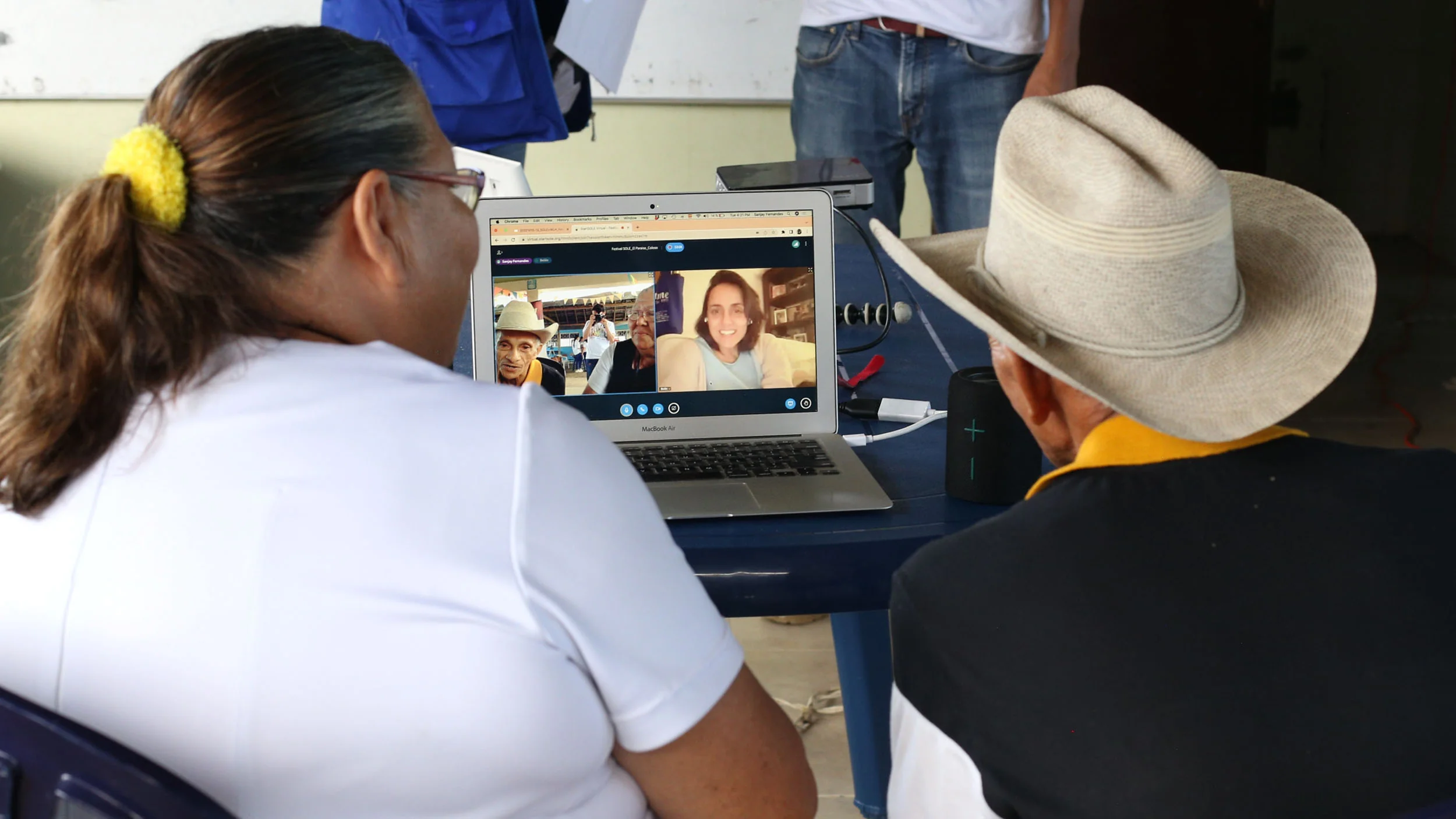 Conversando Abuelita